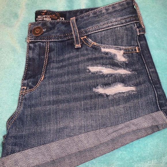 Hollister Pants - Low rise jean shorts